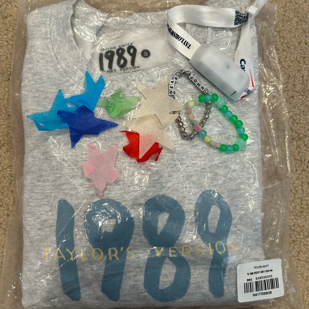 Spotify Fans First 1989 TV Sweatshirt